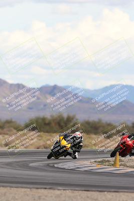 media/Nov-16-2025-Race Pace (Sun) [[8c5fa54630]]/Non Verified Riders (1st 20 Minutes)/5-Turn 15 (110pm)/